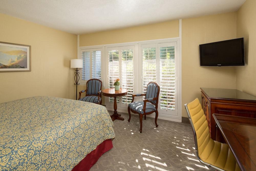 Normandy Inn photo 7