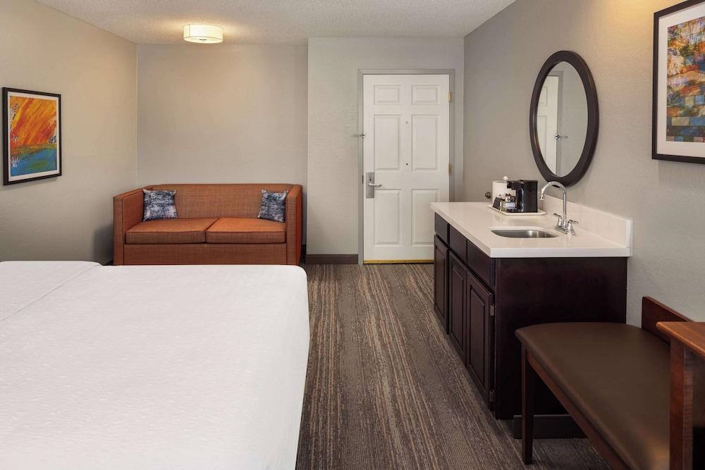 Hampton Inn Minneapolis NW Maple Grove photo 5