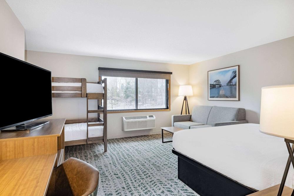 AmericInn by Wyndham Duluth South Black Woods Event Center photo 11