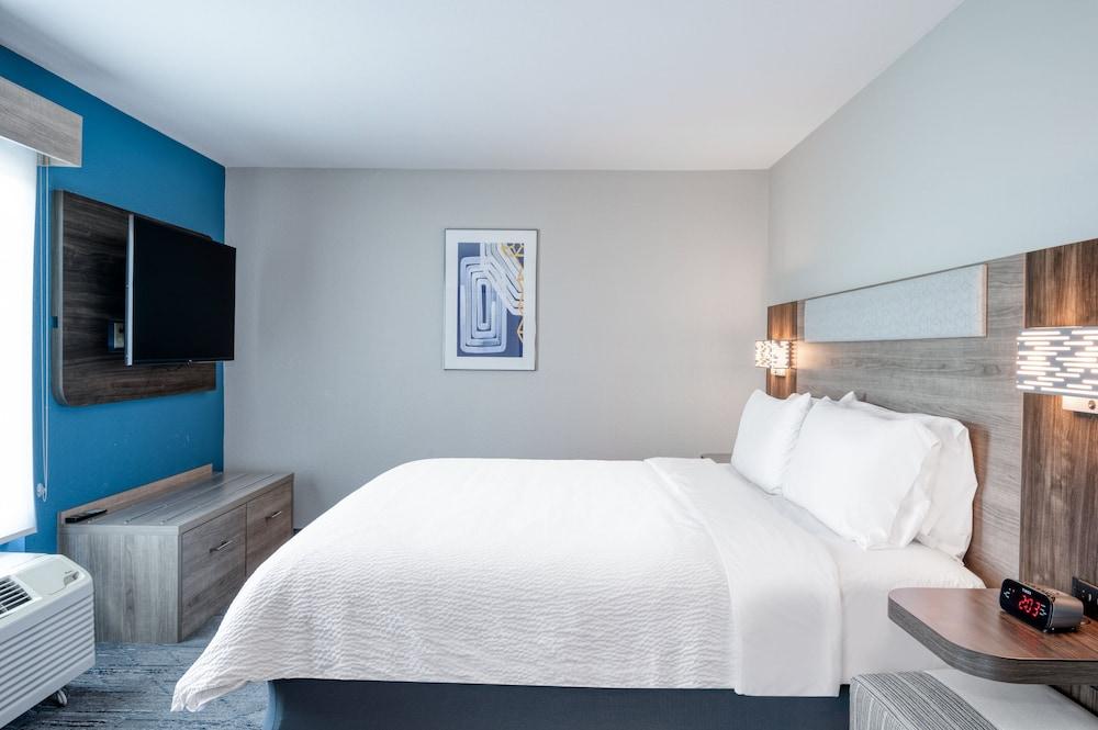 Holiday Inn Express Hotel & Suites Greenwood by IHG photo 35