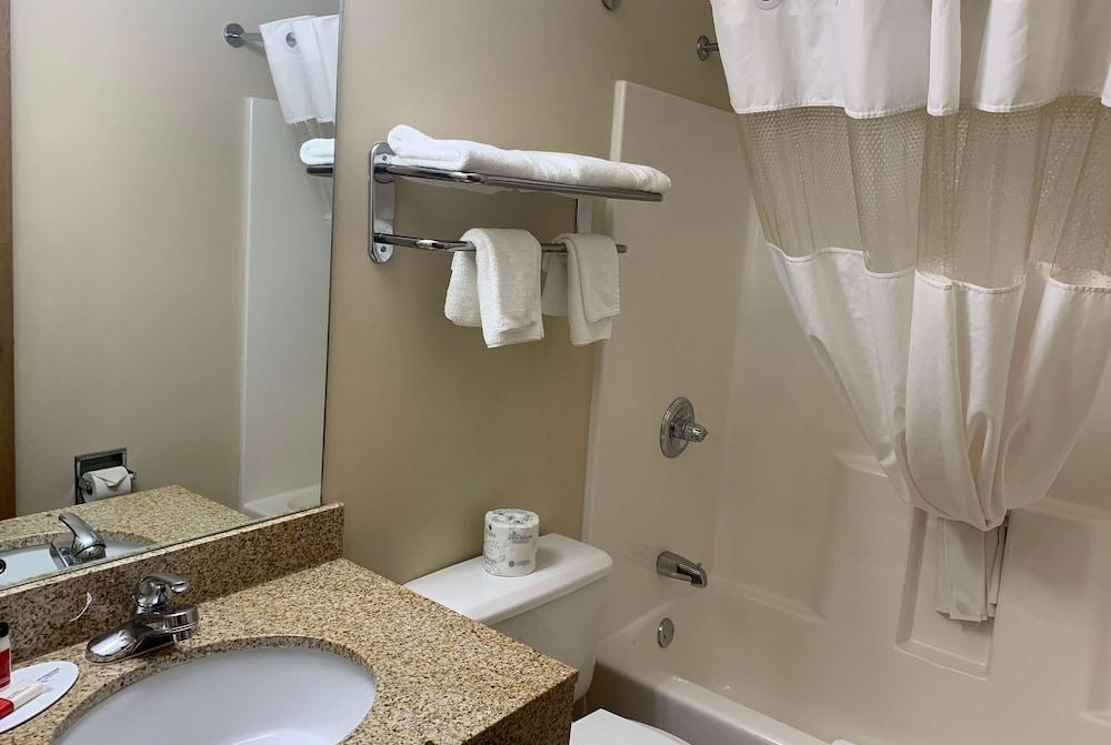 Super 8 by Wyndham Liverpool/Clay/Syracuse Area photo 7