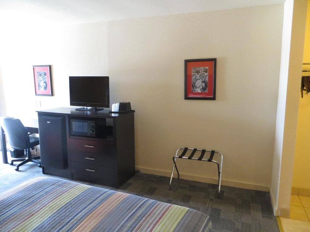 Kenedy Country Inn photo 24