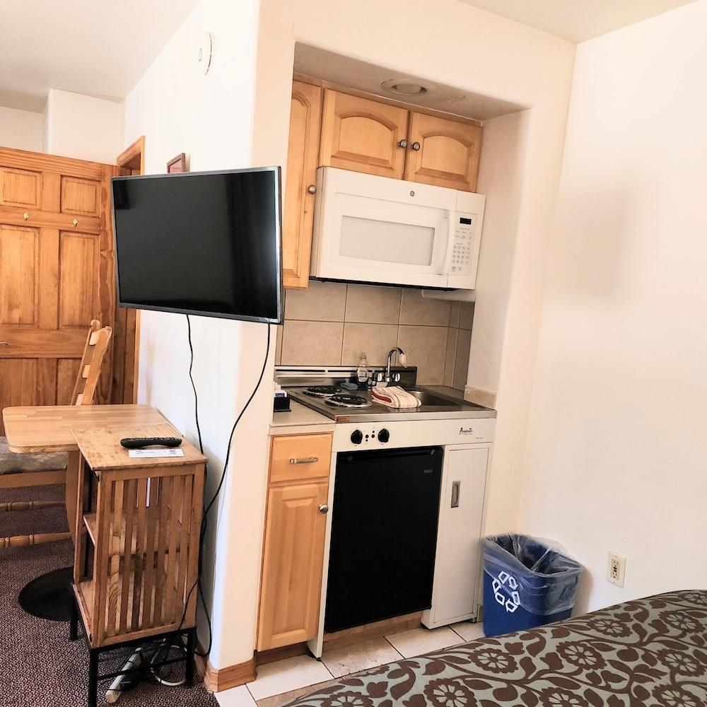 Canyon Motel photo 45