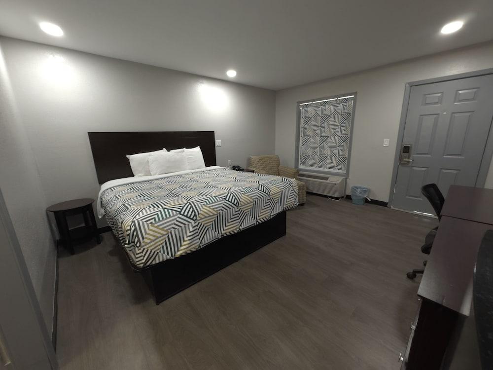 Relax Inn photo 6