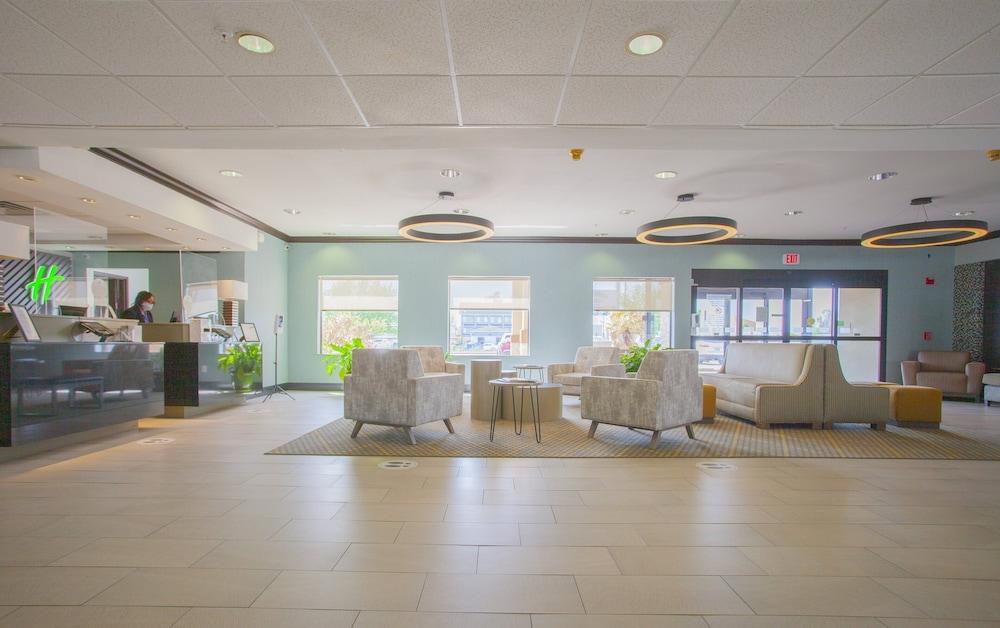 Holiday Inn & Suites Spring- The Woodlands Area by IHG photo 3