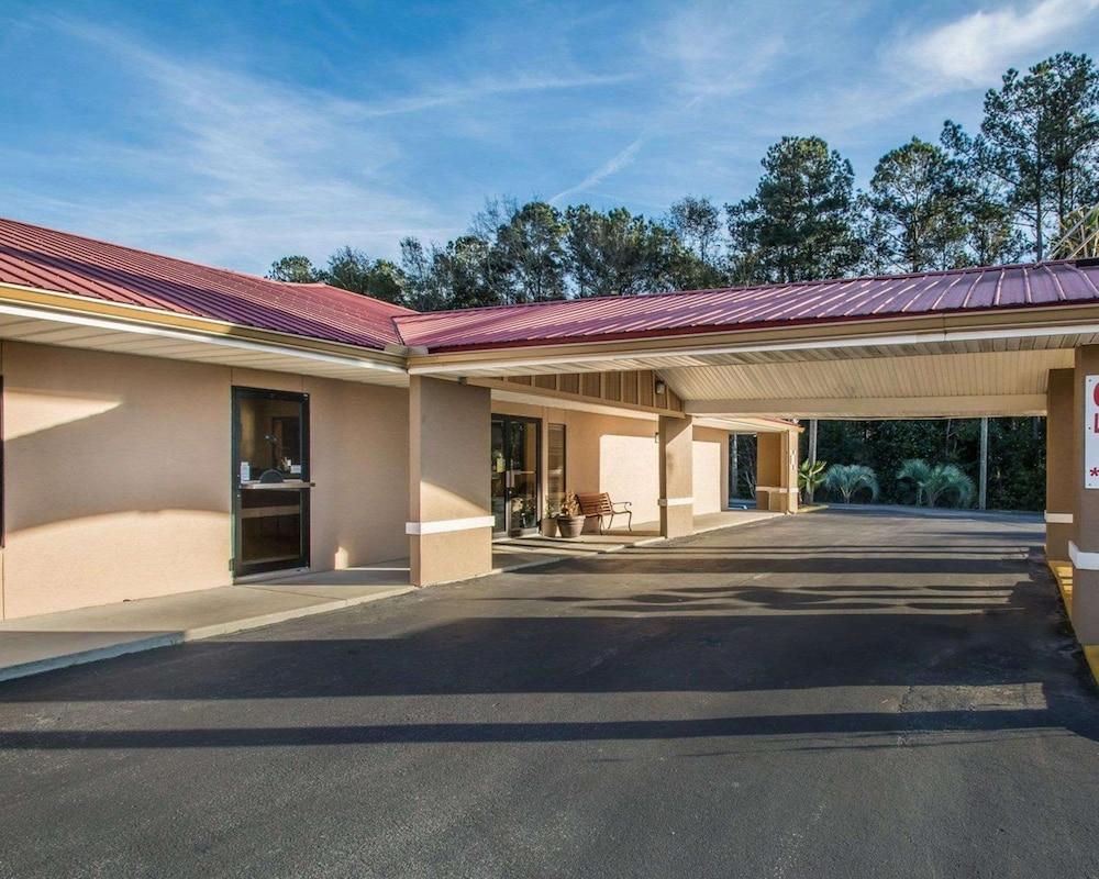 Econo Lodge Defuniak Springs I-10 photo 27