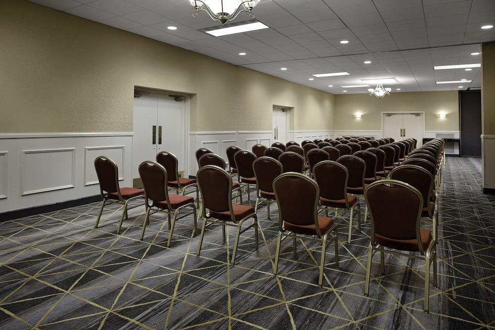 Holiday Inn Hotel & Suites Boston - Peabody by IHG photo 6