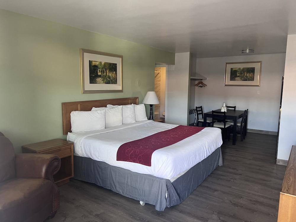 Adobe Inn photo 4