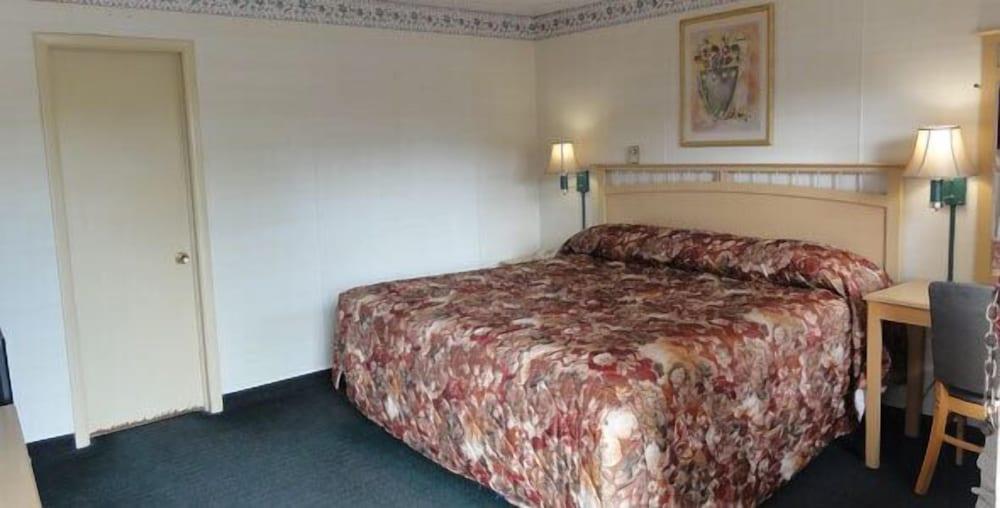 Relax Inn Elmira photo 6