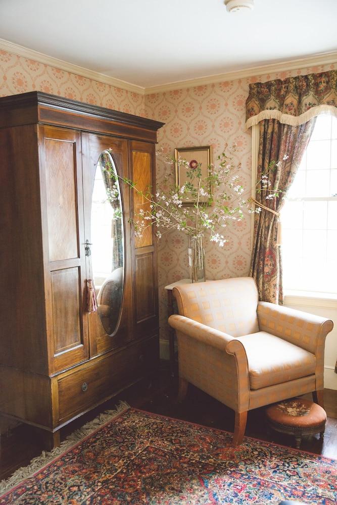 Bee and Thistle Inn photo 18