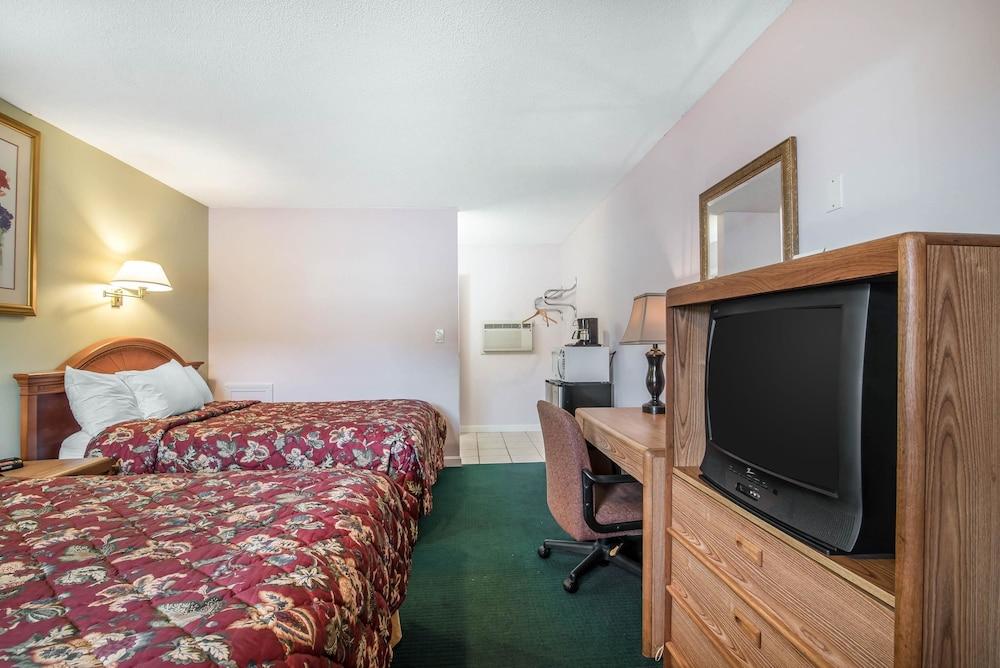 Rodeway Inn Bellows Falls photo 12