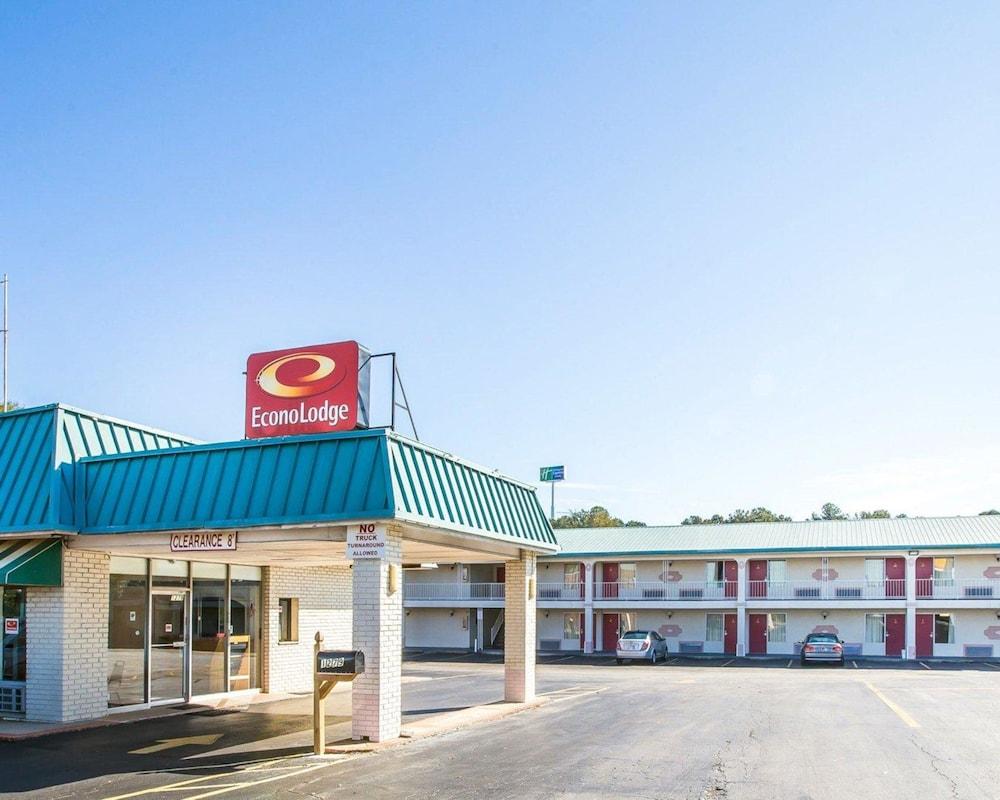 Econo Lodge McDonough South photo 28