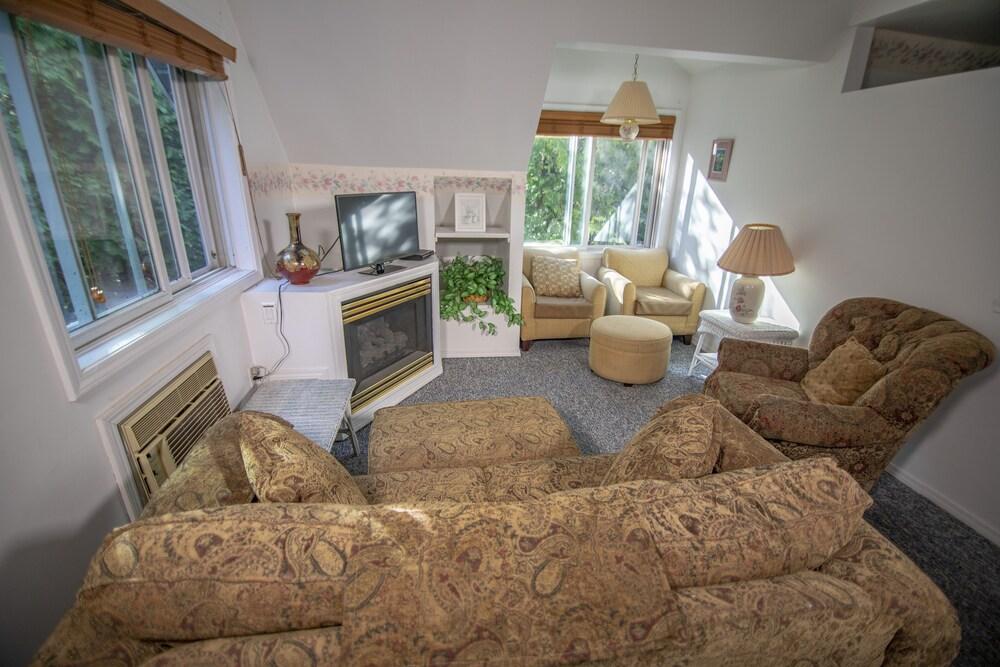 Ridges Inn & Suites photo 73