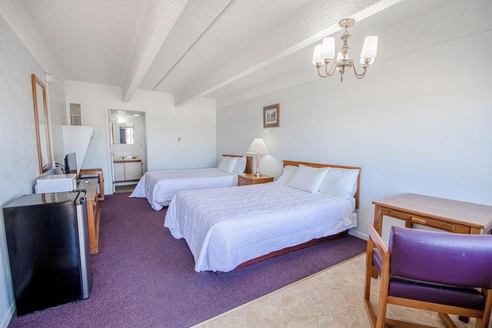 OYO Crossroads Inn photo 19