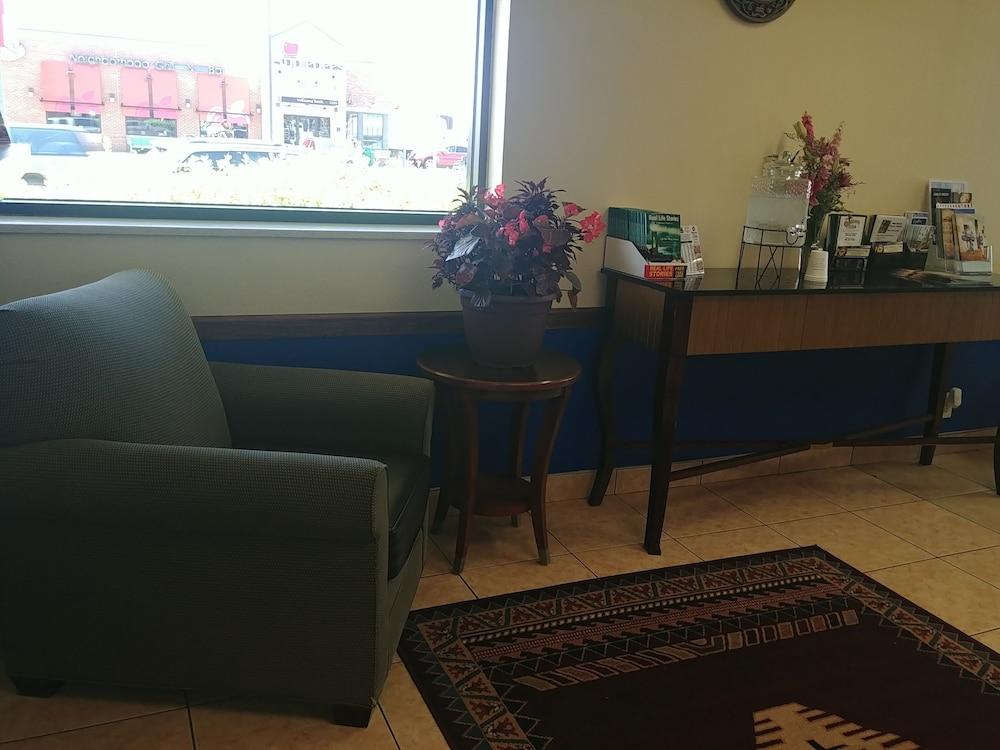 Travelodge by Wyndham Great Bend photo 4
