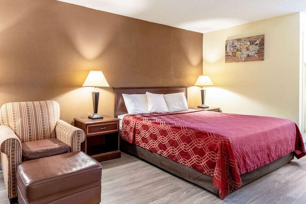 Econo Lodge Acworth East photo 28