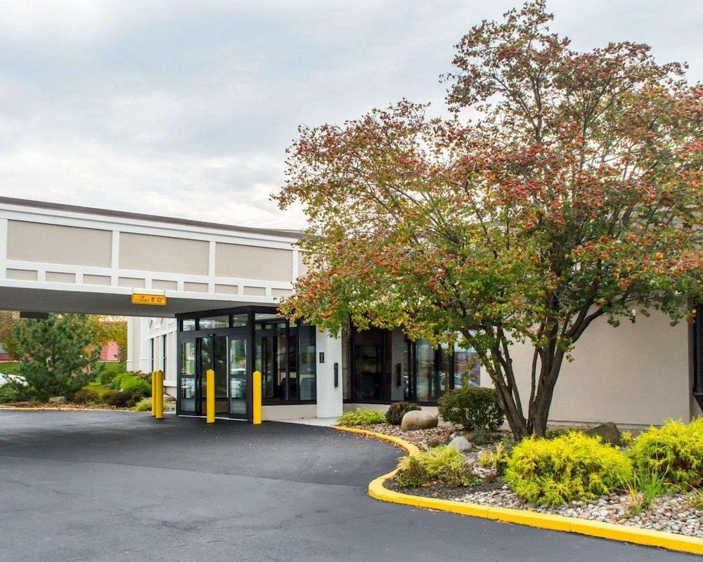 Quality Inn Geneseo photo 9