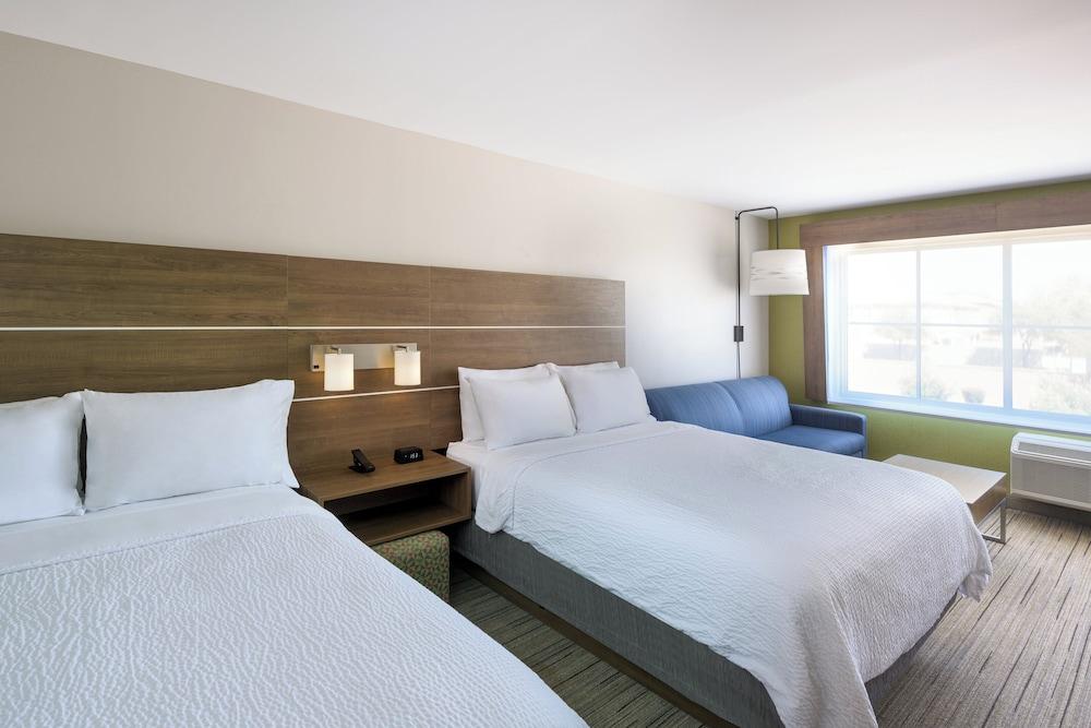 Holiday Inn Express & Suites Phoenix East - Gilbert by IHG photo 9