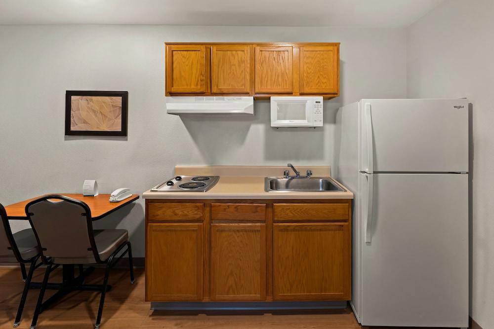WoodSpring Suites El Paso I-10 Southeast photo 9