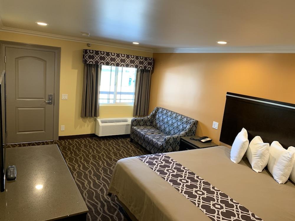 Ontario Inn & Suites photo 28