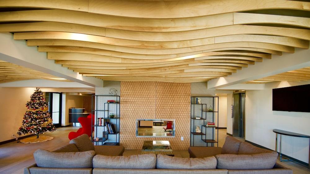 Ramada by Wyndham Austin South photo 21