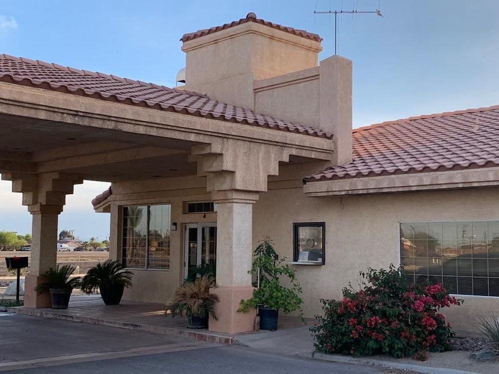 Calipatria Inn And Suites photo 1