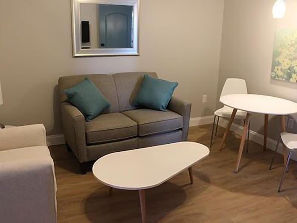 The Acorn Suites photo 6