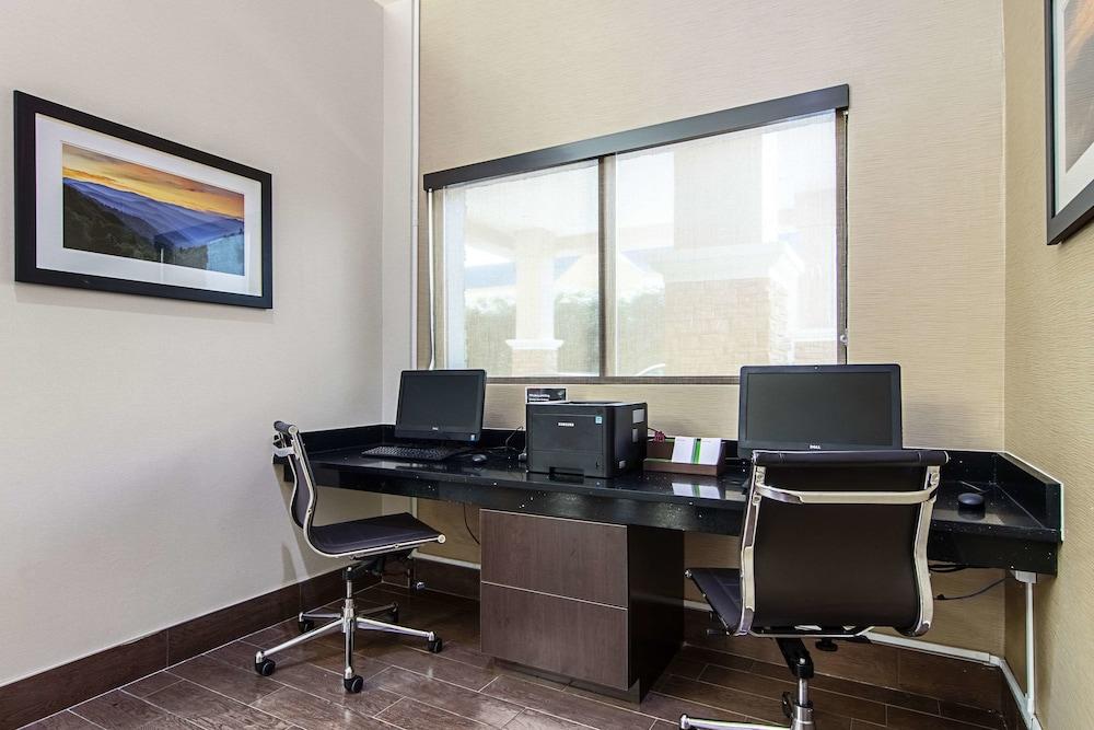 Comfort Suites Knoxville Airport photo 42