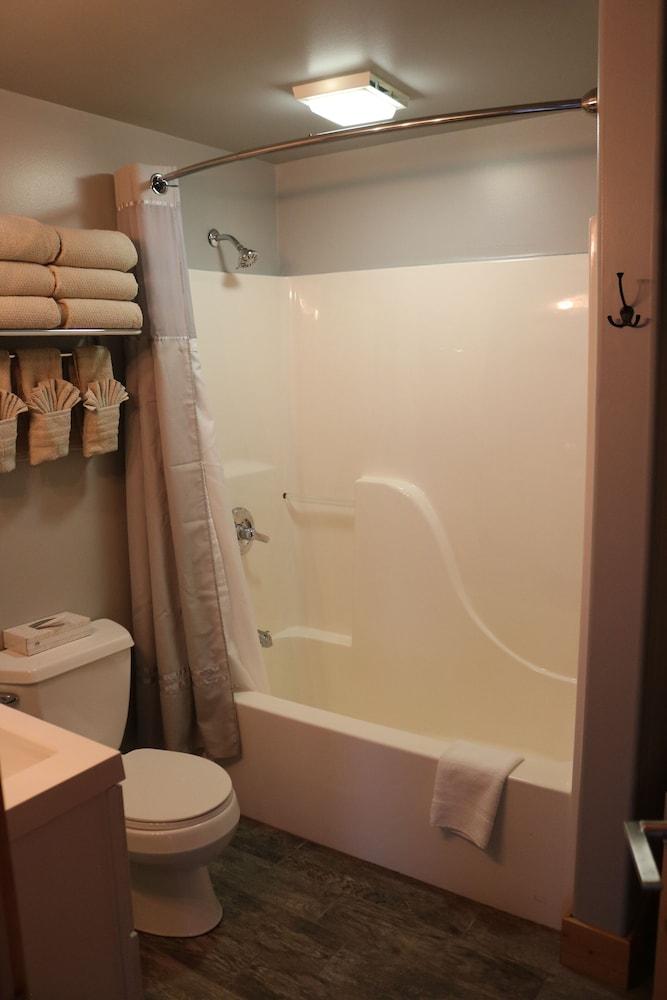 Columbine Inn photo 64