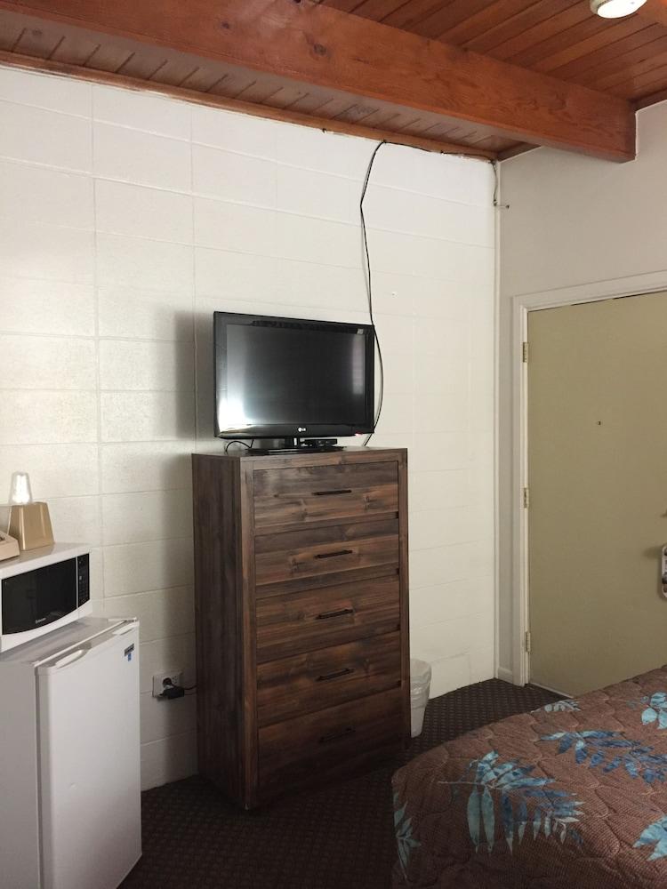 Lazy U Motel photo 33