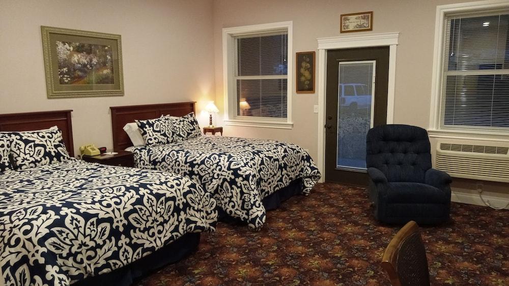 Hearthstone Elegant Lodge by the River photo 15