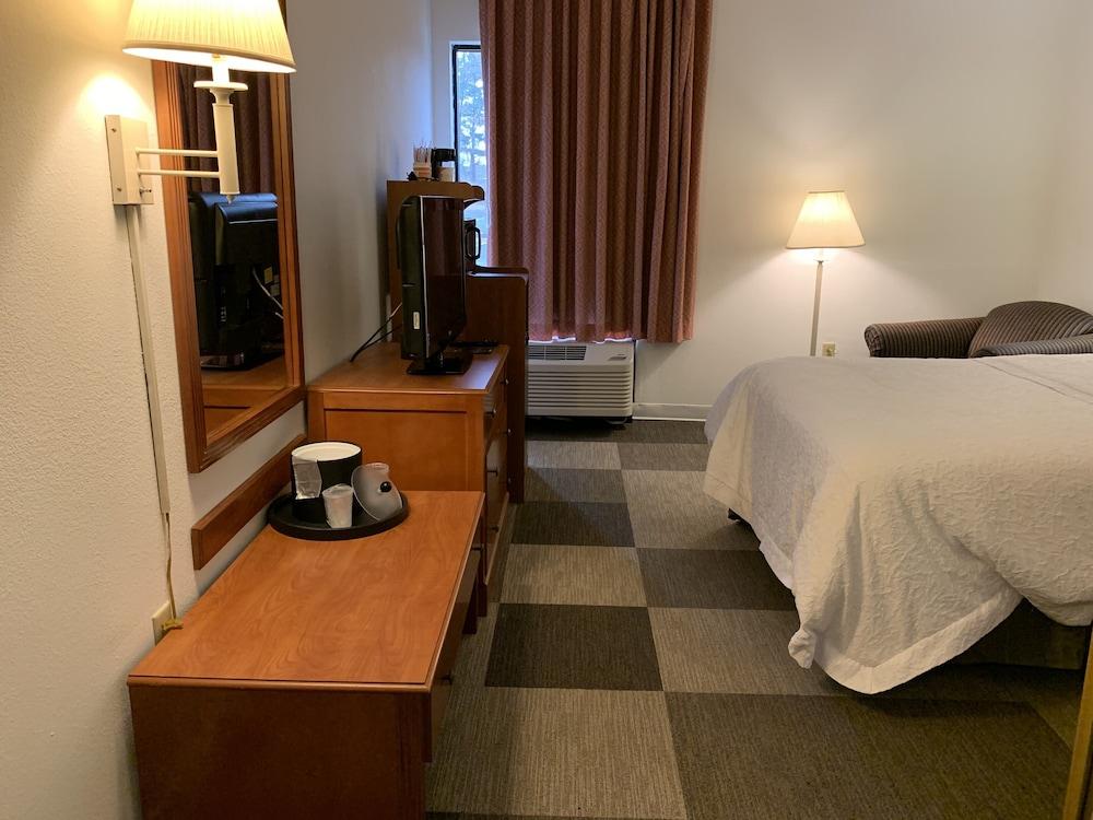 Comfort Inn & Suites Mt. Holly - Westampton photo 59
