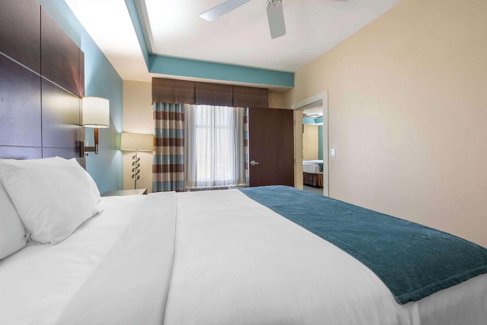 Best Western Plus Midland Suites photo 32