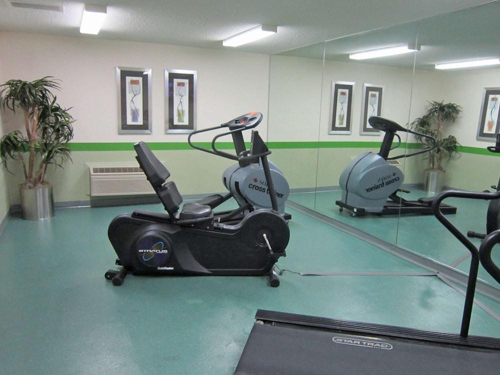 Extended Stay America Suites Ft Lauderdale Cyp Crk NW 6th Wy photo 25