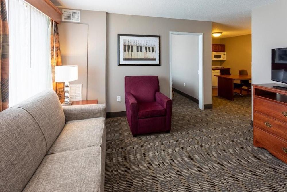 GrandStay Hotel & Suites photo 22