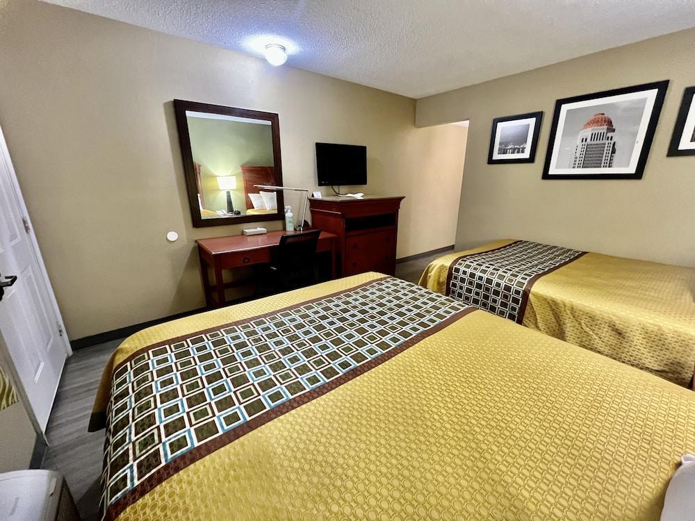 Deluxe Inn Miami, OK photo 12