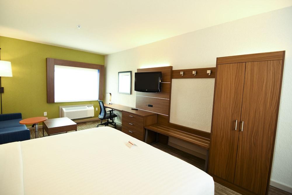 Holiday Inn Express Hotel & Stes Port Clinton-Catawba Island by IHG photo 25