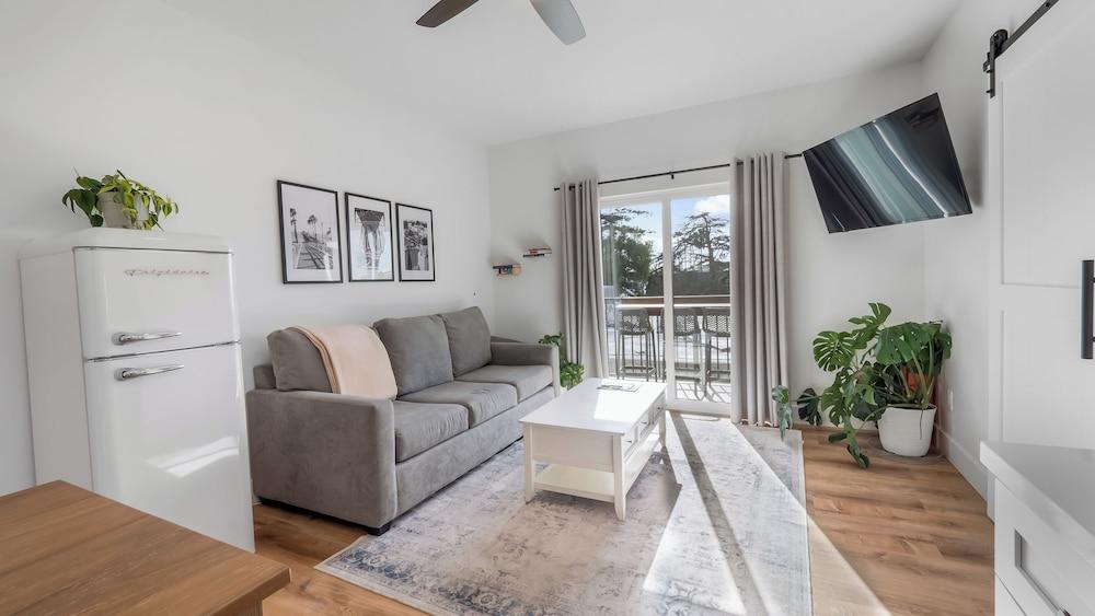 Rise Suites Oceanside photo 25