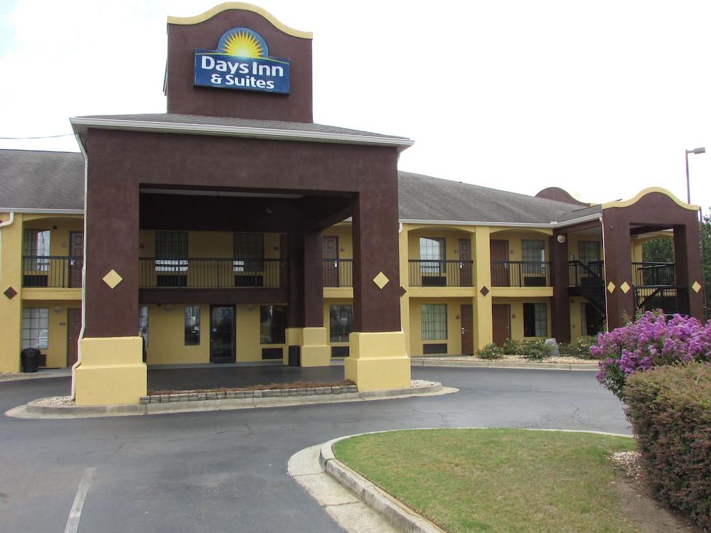 Days Inn & Suites by Wyndham Fort Valley photo 32