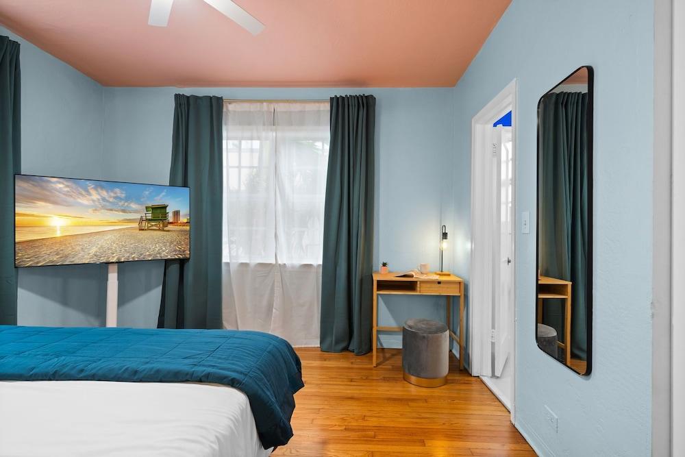 Blue Flamingo Suites photo 70