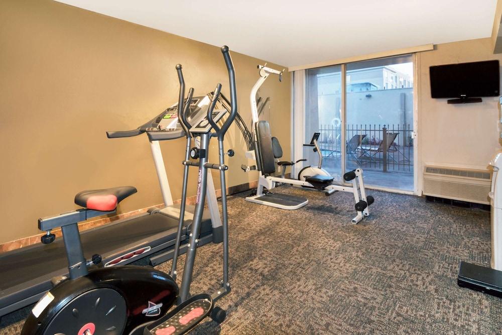 Ramada by Wyndham Austin South photo 3