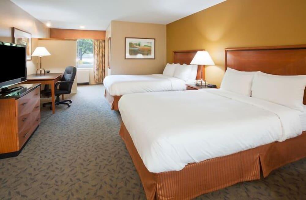 Hampton Inn Glendale Milwaukee, WI photo 4