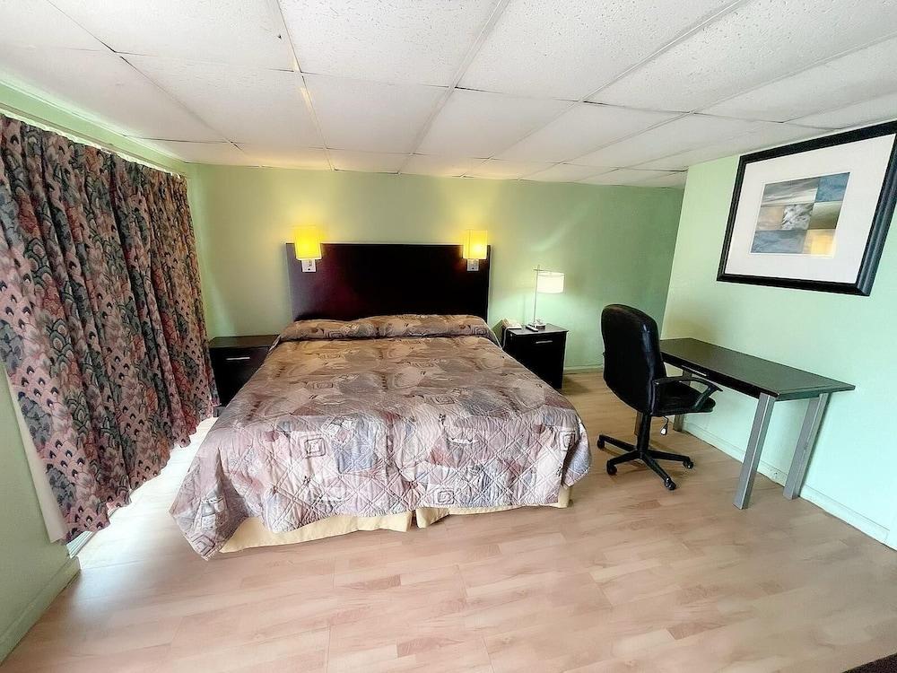 Holiday Motel photo 2