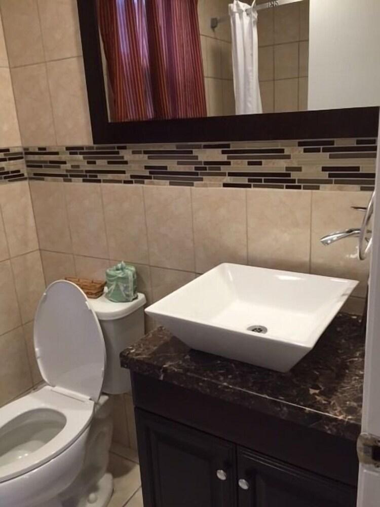 Budget Inn photo 15