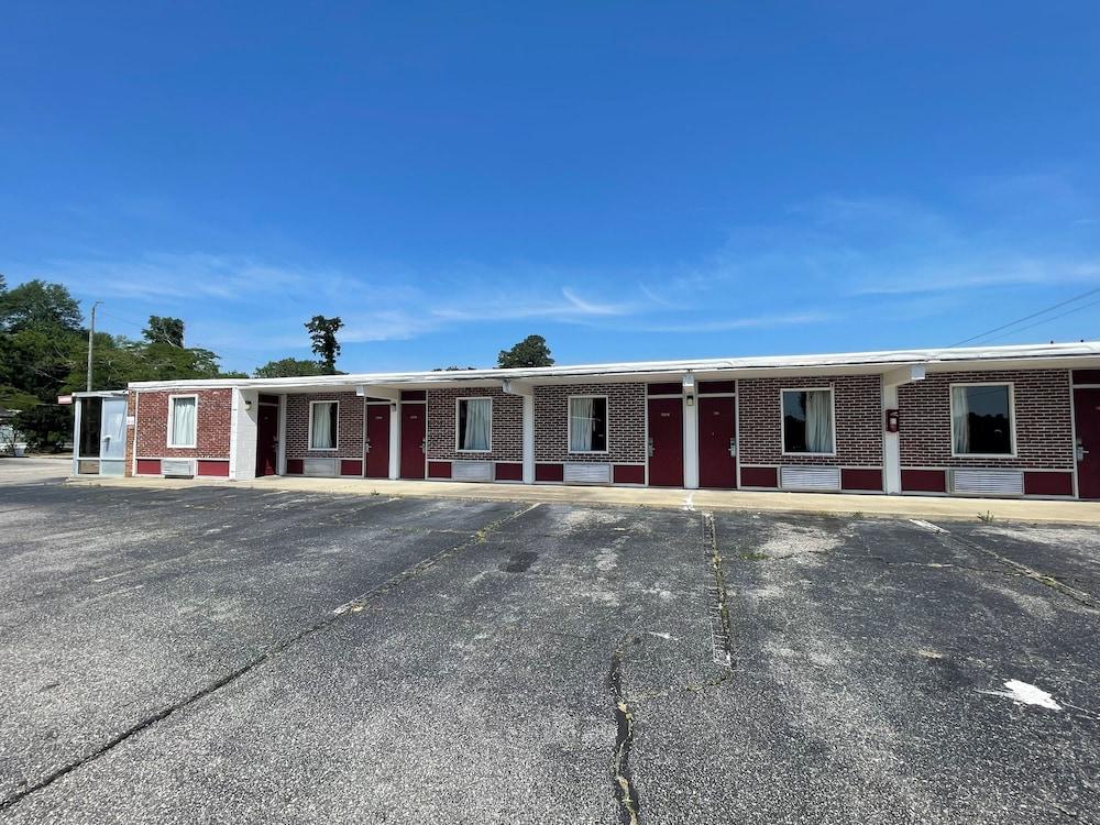 Holiday Motel photo 7