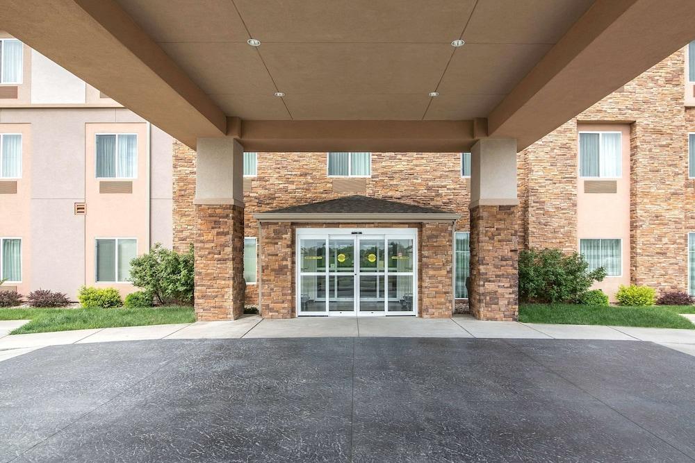 Sleep Inn & Suites Haysville - Wichita South photo 43