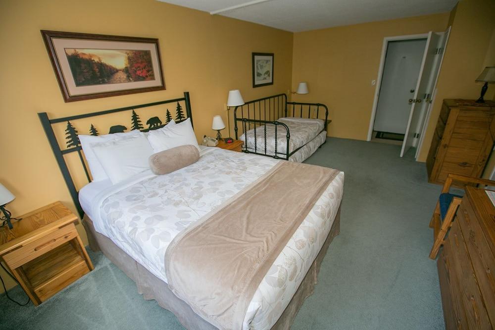 Black Bear Lodge photo 17