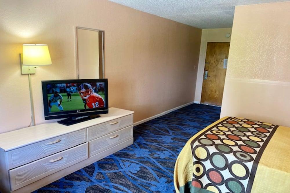 Red Carpet Inn & Suites Lima photo 21