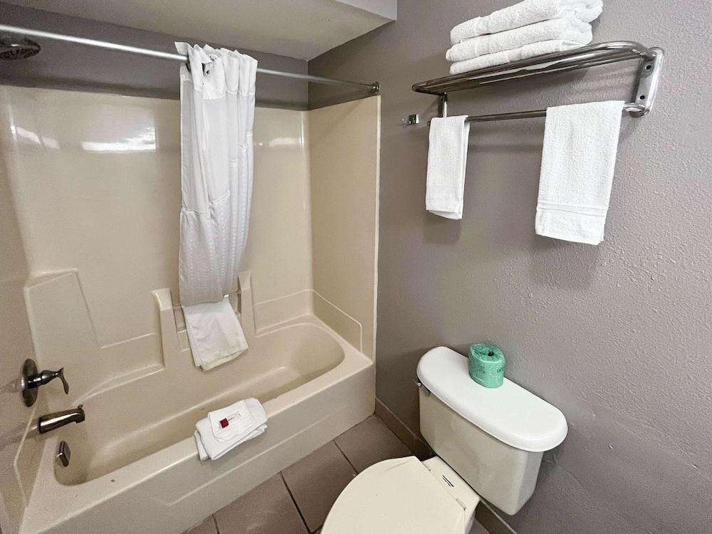 Studio 6 Elkhart, IN- Kitchenette Rooms photo 18