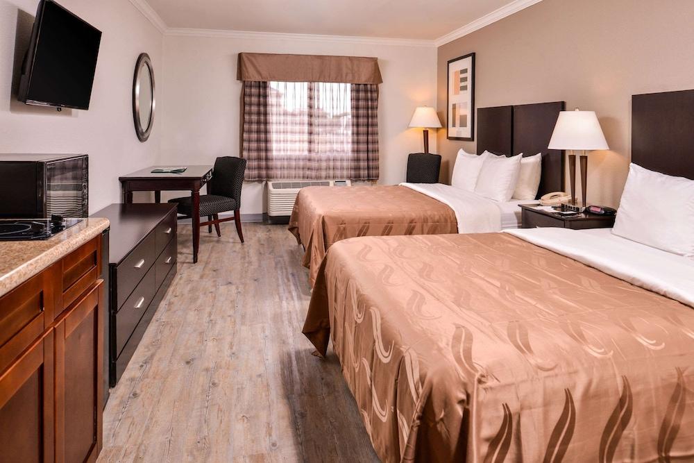 Quality Inn & Suites Beaumont photo 13